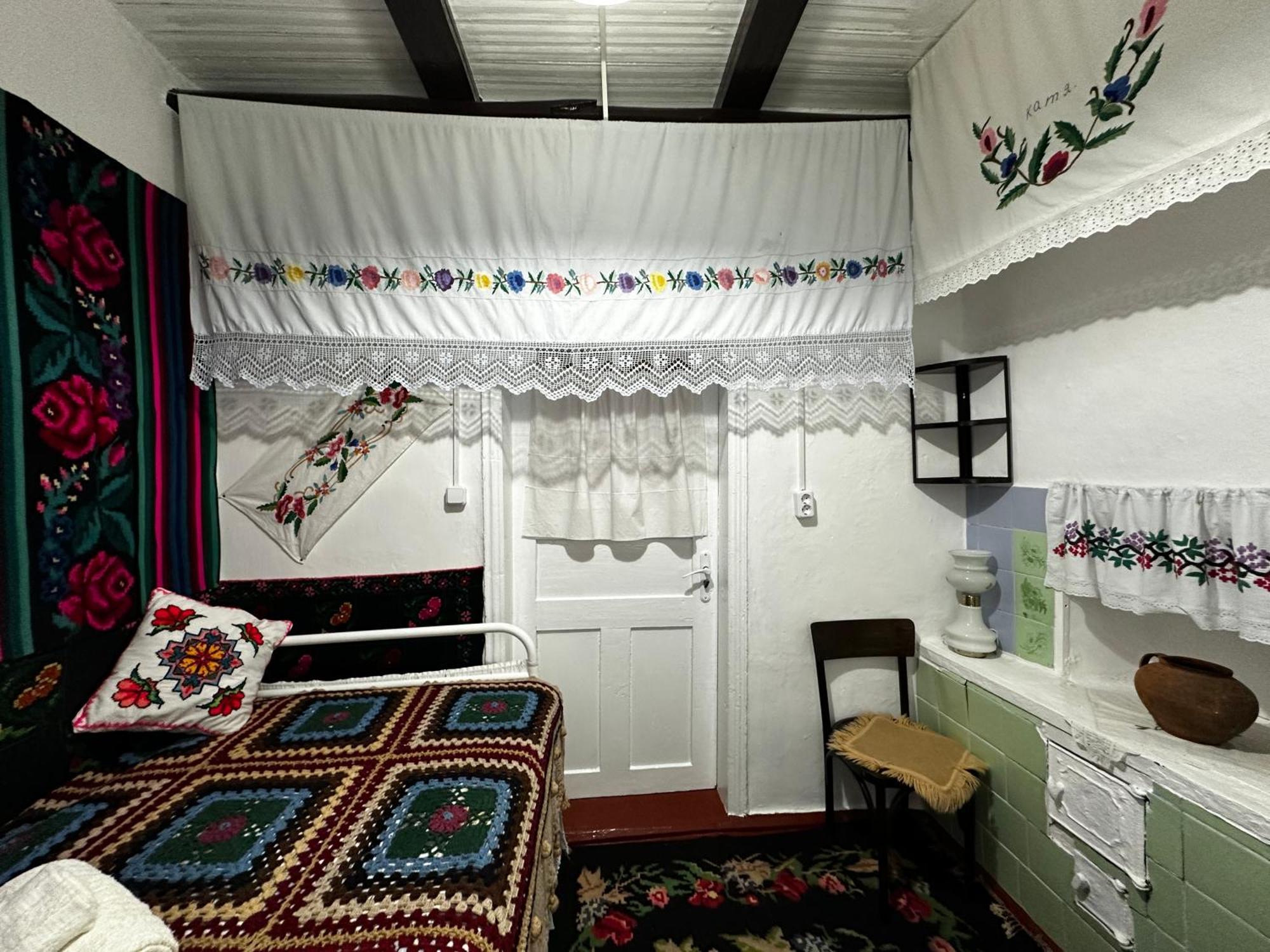 La Madalina Bed & Breakfast Selemet Bagian luar foto